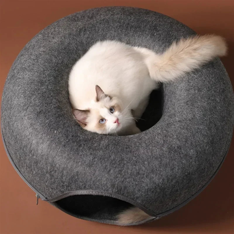 🍩 Cama Dona de Fieltro con Túnel para Gatos